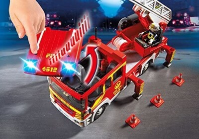 Figura Playmobil Pompiere Con Casco, Megafono Ed Estintore – Nuova