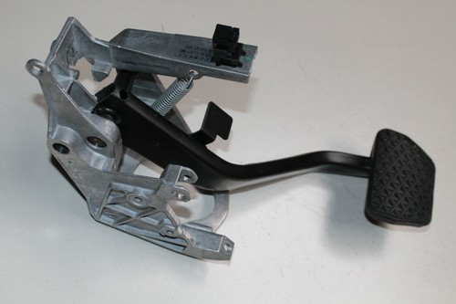 Bremspedal Pedal Bremse Automatikgetriebe BMW E91 320i / 6751975 / 678711