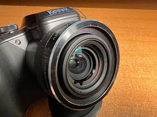 Kodak EasyShare Z981 14.0MP Digital Camera + SD Card (1080) - Picture 3 of 10