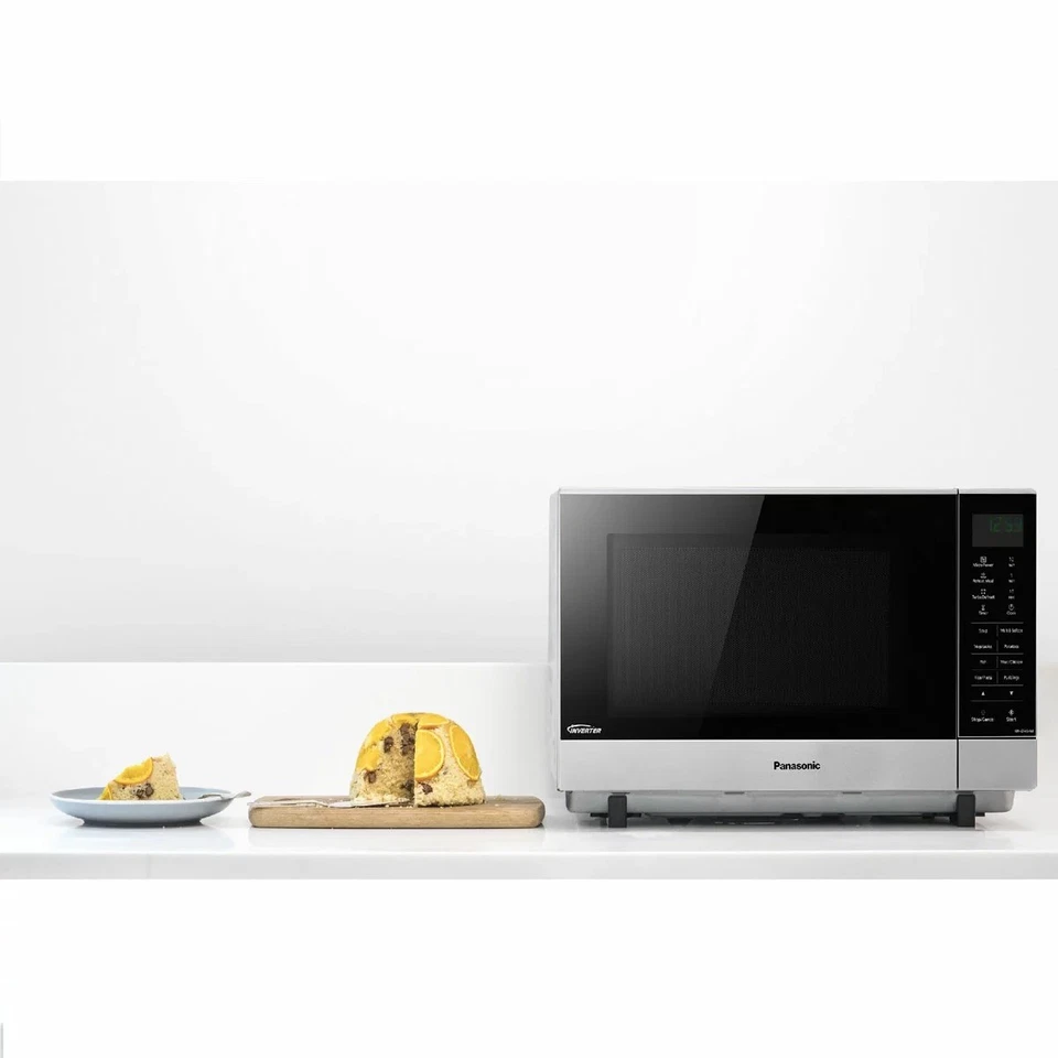Panasonic 27 Litre 1000W Solo Microwave in Silver, NN-SF464MBPQ - Image 4 of 4