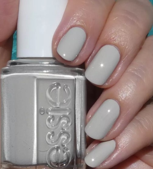 Nagellack Essie, Nr. 982 cut it out, Hellgrau, 13,5ml NEU.