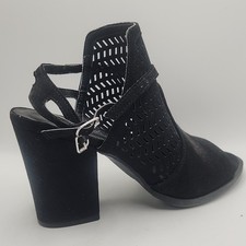 American Eagle Size 8 With 3 1/2 Inch High Heel