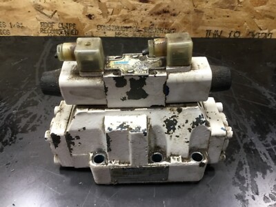 VICKERS DG4V-3-6C-M-U-H-9 B10-40 DIRECTIONAL CONTROL VALVE #23E28PR6*AD