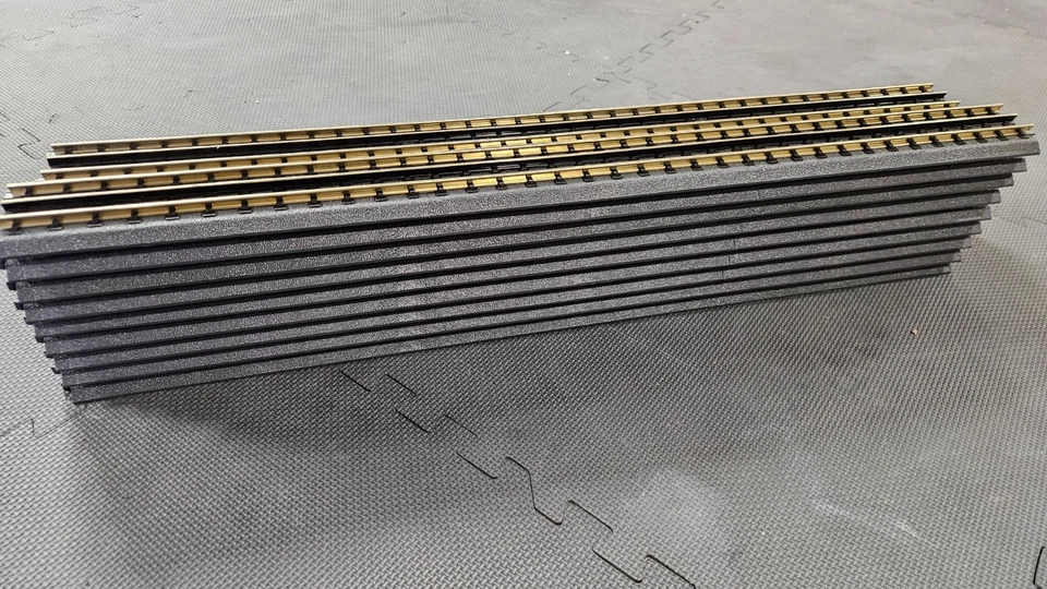 MTH 40-1019 O RealTrax 30" Straight Section lot of 17 - Image 3 of 4