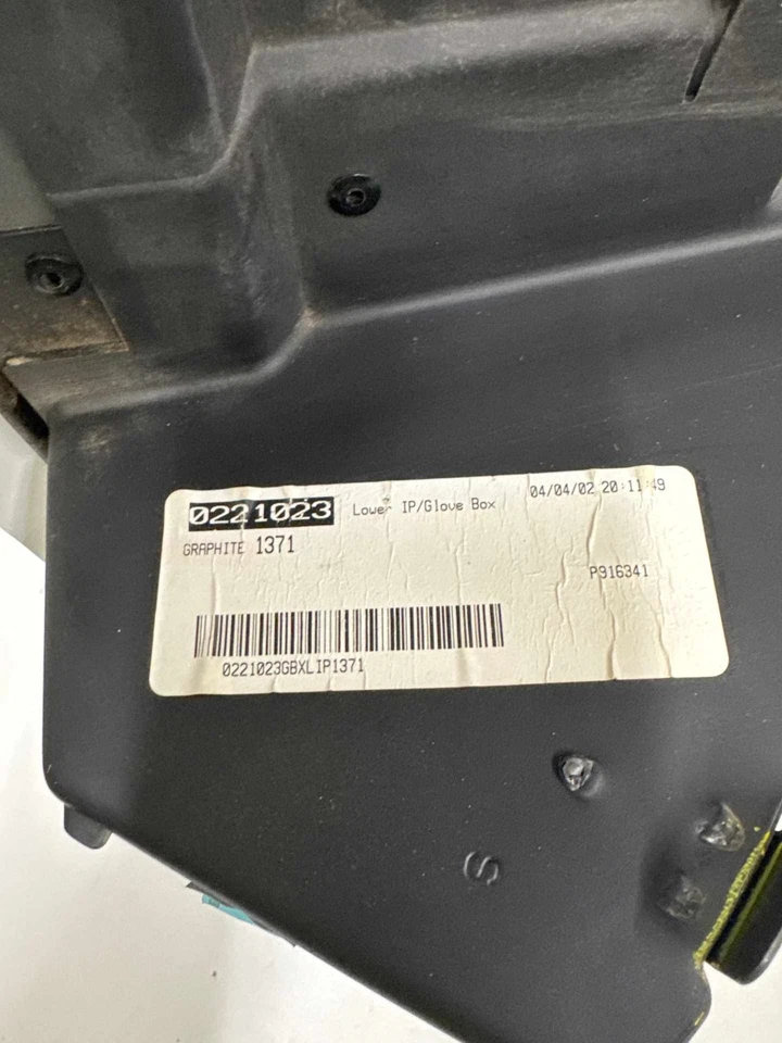 Chevy Silverdo 2500 1999-2002 guantera gris interior Foto 3 de 4