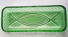 Rechteckige Glasschale gr&uuml;n mit Pressglas-Schliffmuster