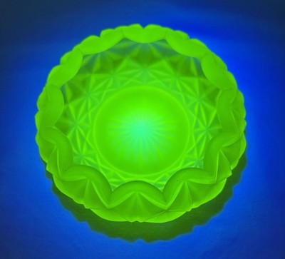 VNT 60 s Signed  ACB  Uranium Glass Scalloped Bowl Co Cambridge MCM