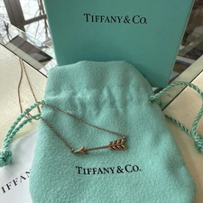 Tiffany & Co Rubedo Gold Metal Arrow Pendant Necklace in Box Pouch Rare Limited
