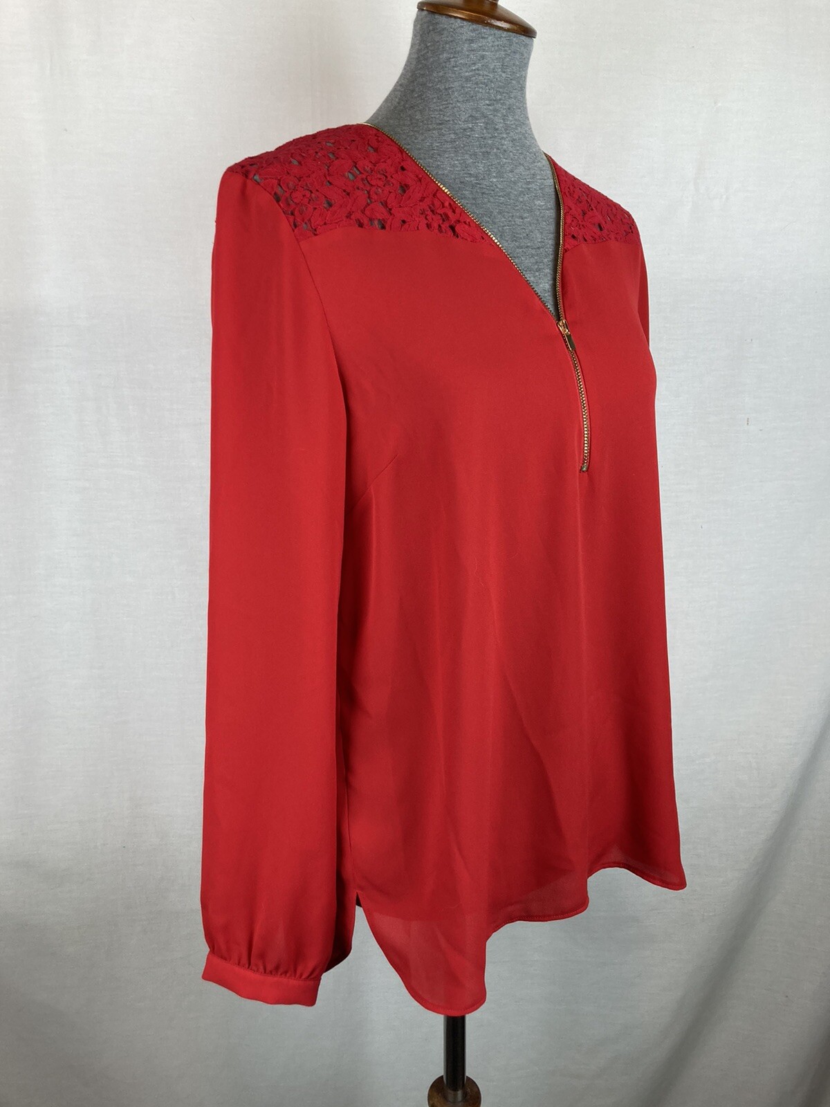 Cache Size Medium Blouse Solid Red Long Sleeve La… - image 4