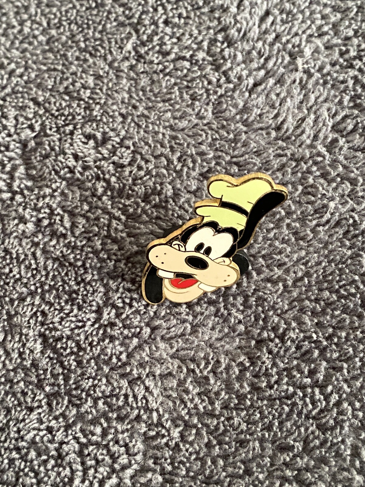 DISNEY Goofy Pin