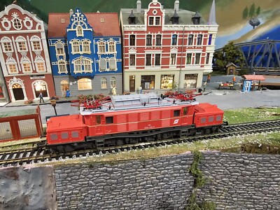 Roco OBB 1020 Electric Locomotive 43738HO scale DCC READY