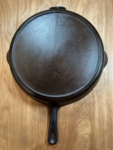 #13 Unmarked Wagner Ware Cast Iron Skillet Heat Ring & Helper Tab