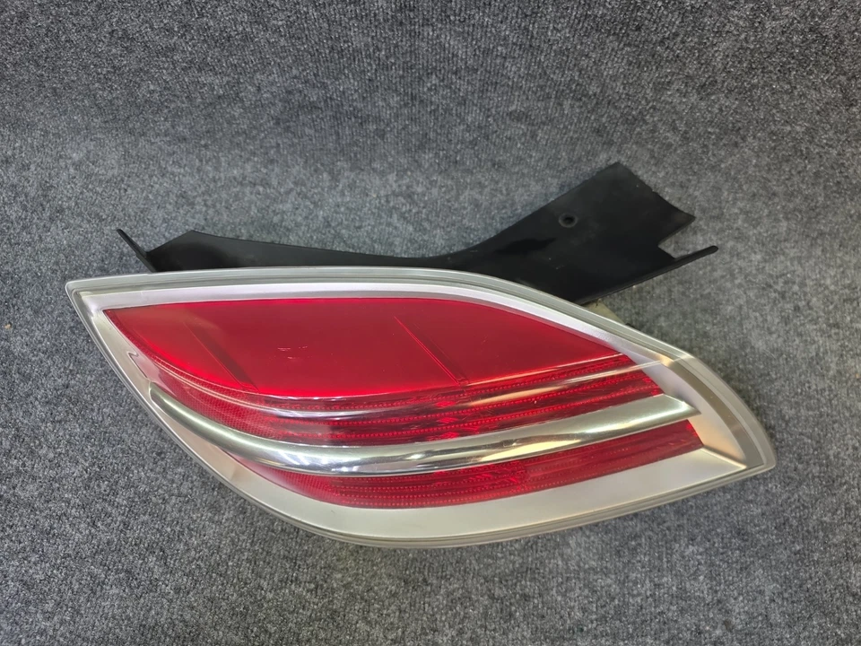 2007 2008 2009 2010 SATURN SKY LEFT DRIVER TAIL LIGHT LAMP TAILLIGHT 07 08 09 10 - Image 3 of 4