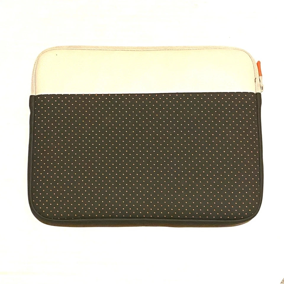 Funda Belkin con cremallera técnica para tablet a lunares Foto 2 de 4