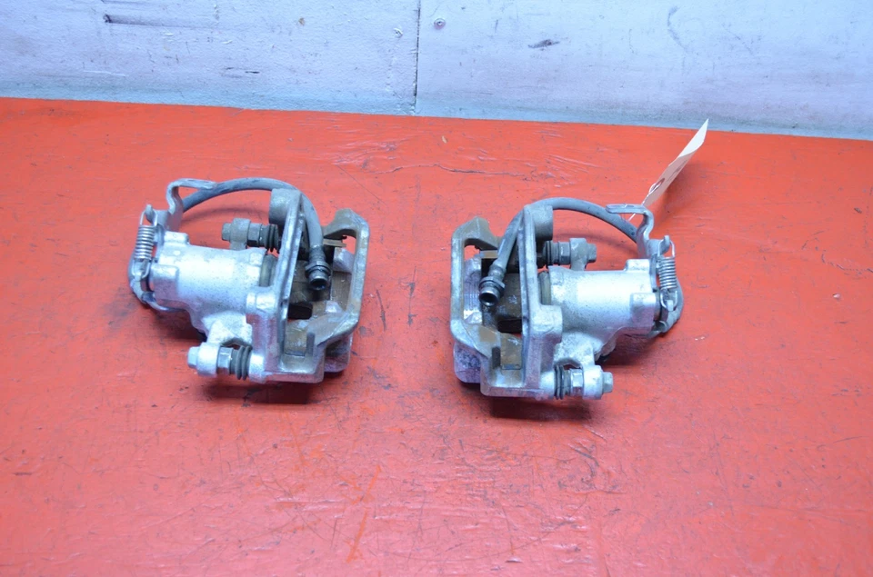 Juego de pinzas de freno traseras izquierda/derecha KIA SOUL 14-19 OEM Foto 3 de 4