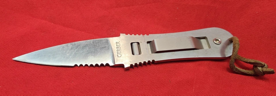 Cuchillo daga Gerber Italy Blackie Collins Design 05302 River Master 1985 EDC Foto 4 de 4