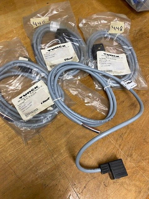 LOT OF 4 - TURCK SOLENOID CONECTOR VAS3-E580, U7175 2M CABLE