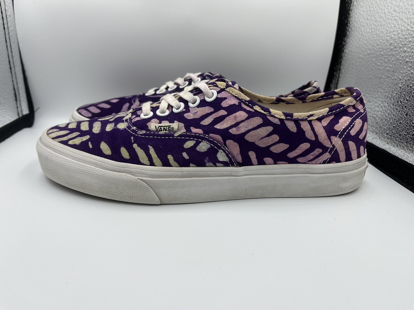Vans Authentic in Della Batik purple Womens 8.5, Mens 7, Rare Older Style image 3