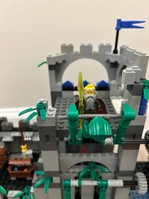 LEGO 8780 Citadel of Orlan Castle &ndash; 100% Complete w/ Minifigures & Instructions