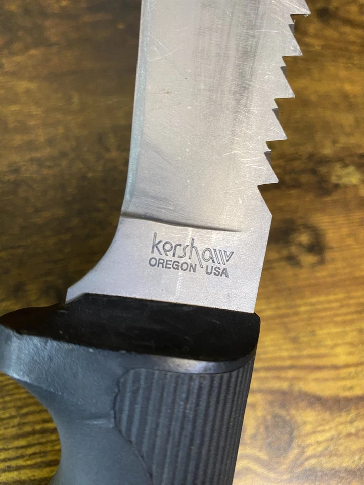 Keyshawn 1005 Hunting Survival Knife With Accessories & Sleeve - Image 3 of 4