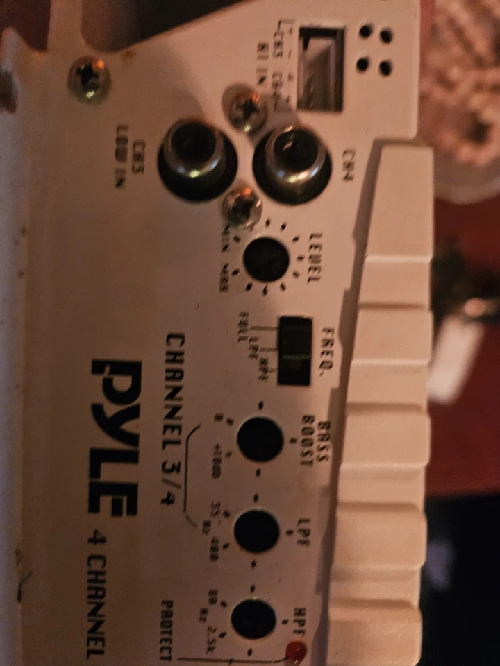 marine 4 channel 1000 watt amplifier - Image 4 of 4