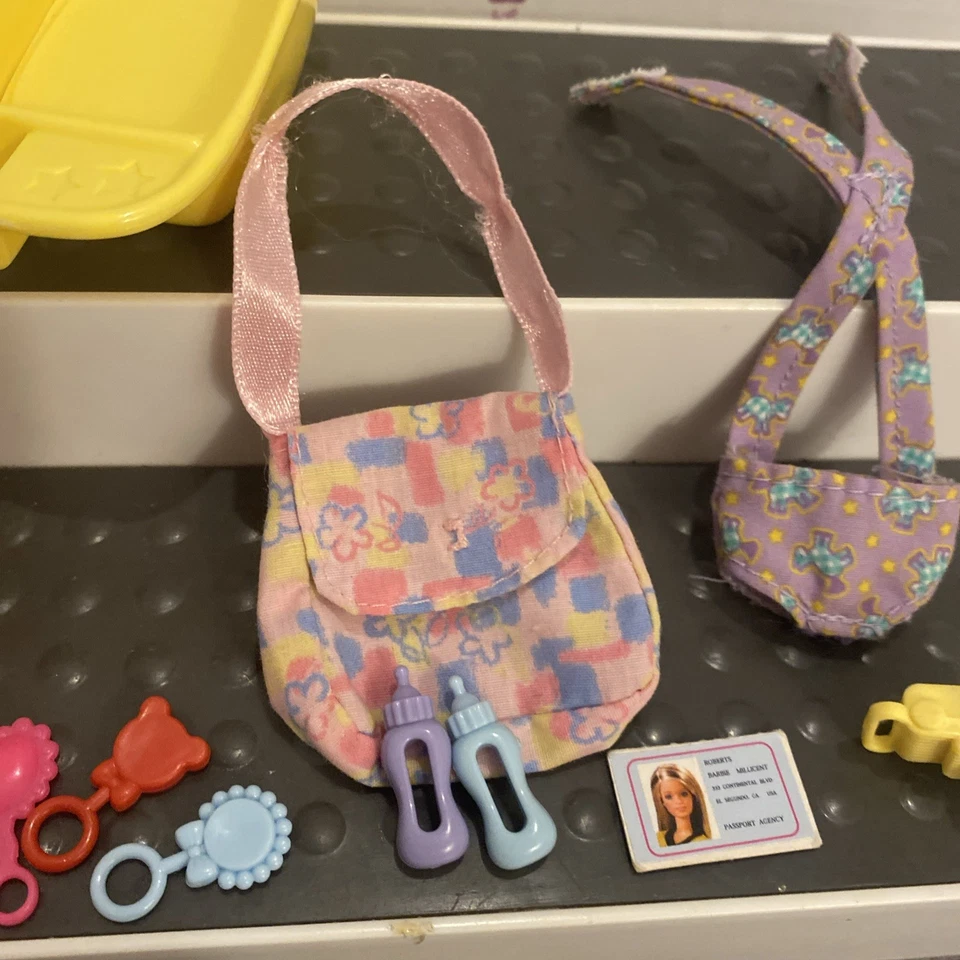 Barbie Happy Family Bolsa de Pañales para Bebé Portabebés Accesorios para Bañera Foto 4 de 4