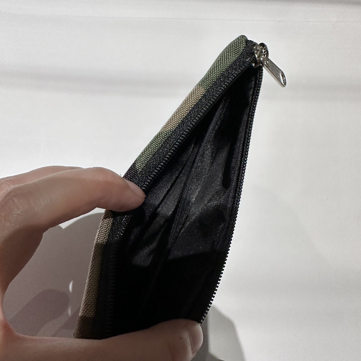 Supreme mobile pouch small wallet FW16 brand new green camo very