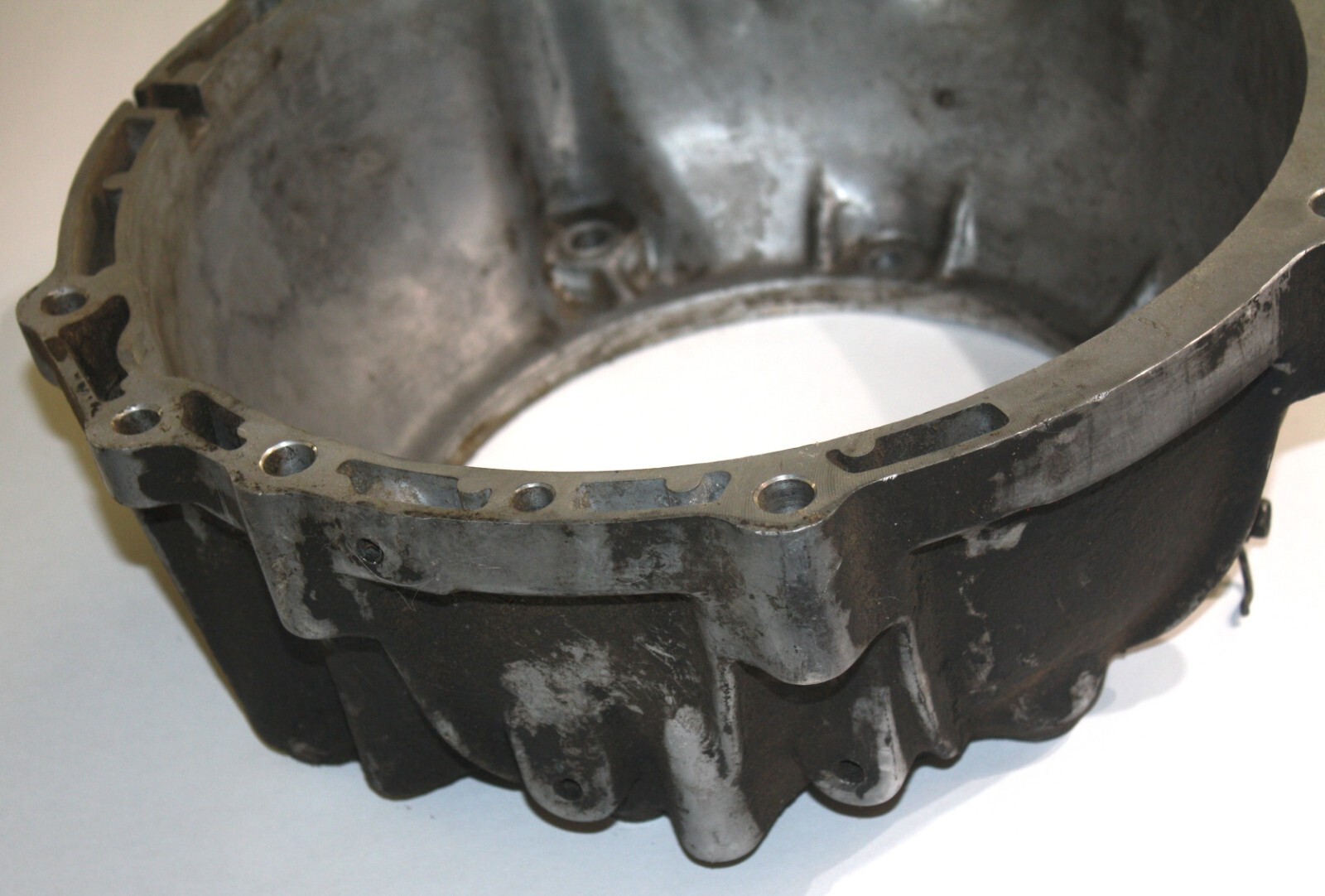 8895 Toyota 4x4 OEM Automatic Transmission Bell Housing w Bolts 3VZ to