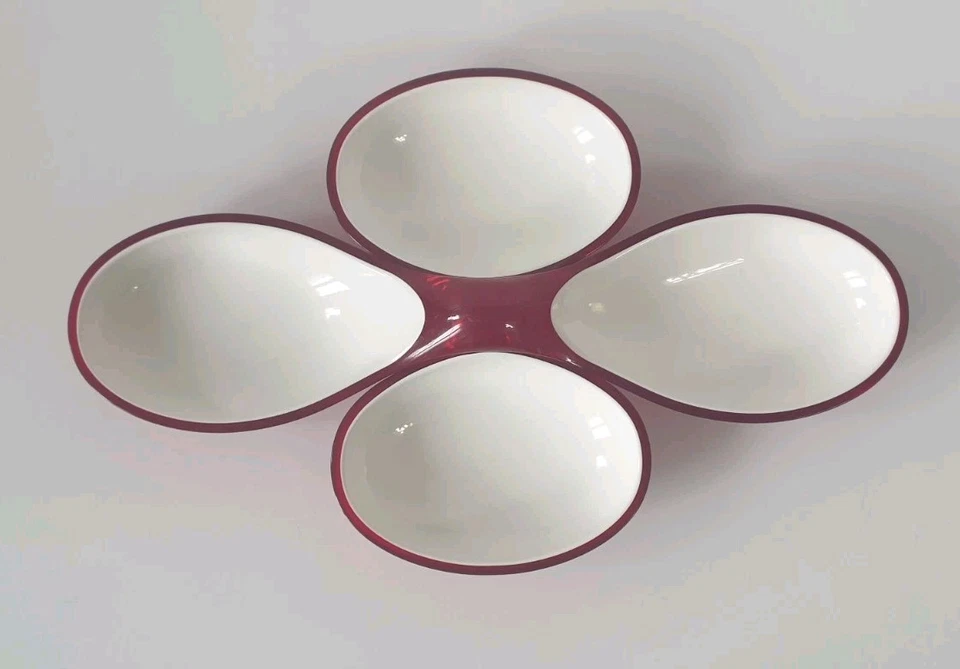 Platos de plástico rojo y blanco entrelazados Guzzini italiano hechos en Italia  Foto 3 de 4