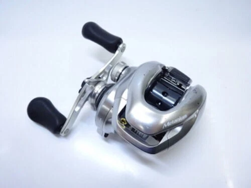 Shimano 16 Metanium MGL HG Right Handle Baitcasting Reel from japan - Picture 1 of 1