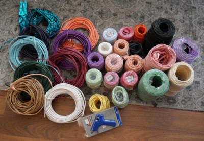 LOT 28 ASST. MAXWELL'S TWISTED CRAFT PAPER & MINI GLUE GUN Some NIP 25 TO 100 YD