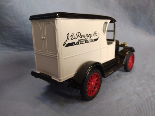 JC PENNEY 1923 CHEVROLET DELIVERY LIMITED ERTL CLASSICS 1:25th DIECAST - Picture 3 of 3