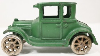 VTG ARCADE GREEN CAST IRON TOY FORD MODEL A COUPE CAR Freeport IL c1920s 1930s
