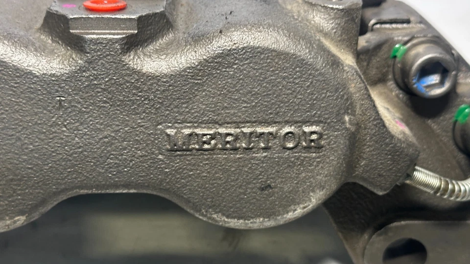 Pinça de freio Meritor Rockwell Assy Quadraulic 60450473001 4 pistões 64MM 602E - Imagem 2 de 4