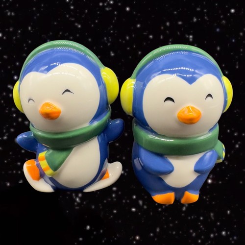 Ceramic Salt and Pepper Shaker Set 2 pcs Blue Penguin Bird Listening Music 4”T