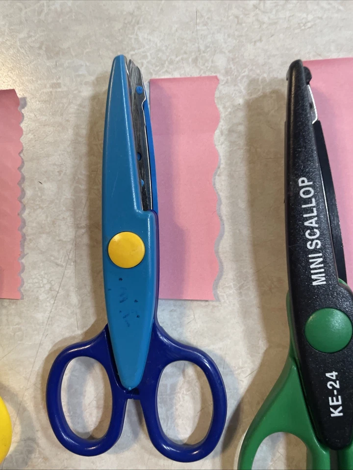 Scrapbooking and Craft Edge Scissors Set of 4 Scissors - Image 4 of 4