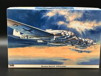 Hasegawa Heinkel HeIIIz ''Zwilling'' 1/72 Scale model kit 00995