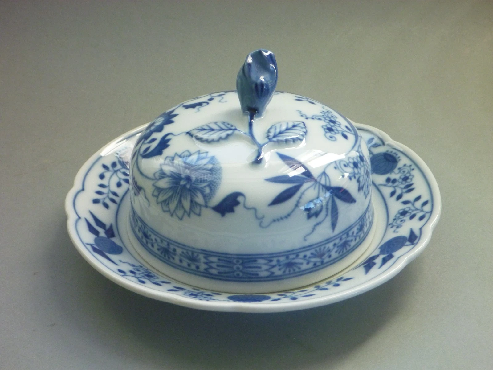 Hutschenreuther Blue Onion Butter Dish
