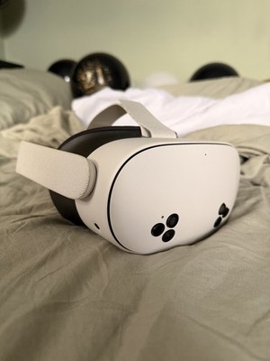 Meta Quest 3S Virtual Reality Headset 128GB White