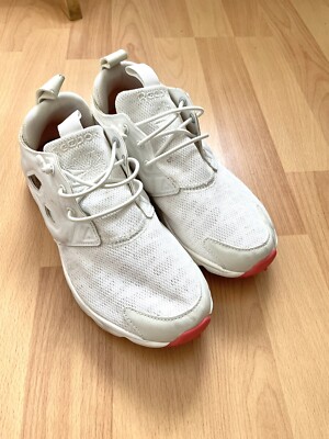 classic reebok 3d ultralite sport shoes white 22.5cm US 5.5 fit for women or kid