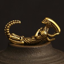 8g Vintage personality handmade pure brass special-shaped key chain pendant