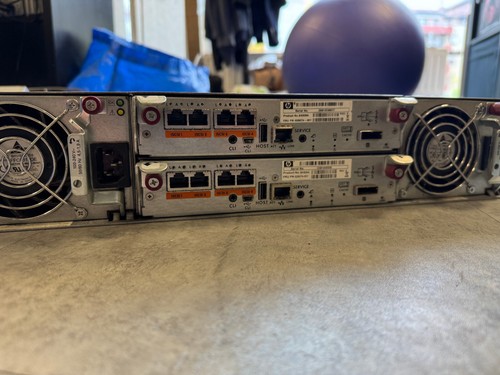 HP P2000 G3 with 23x 900GB 2,5" - Picture 14 of 15