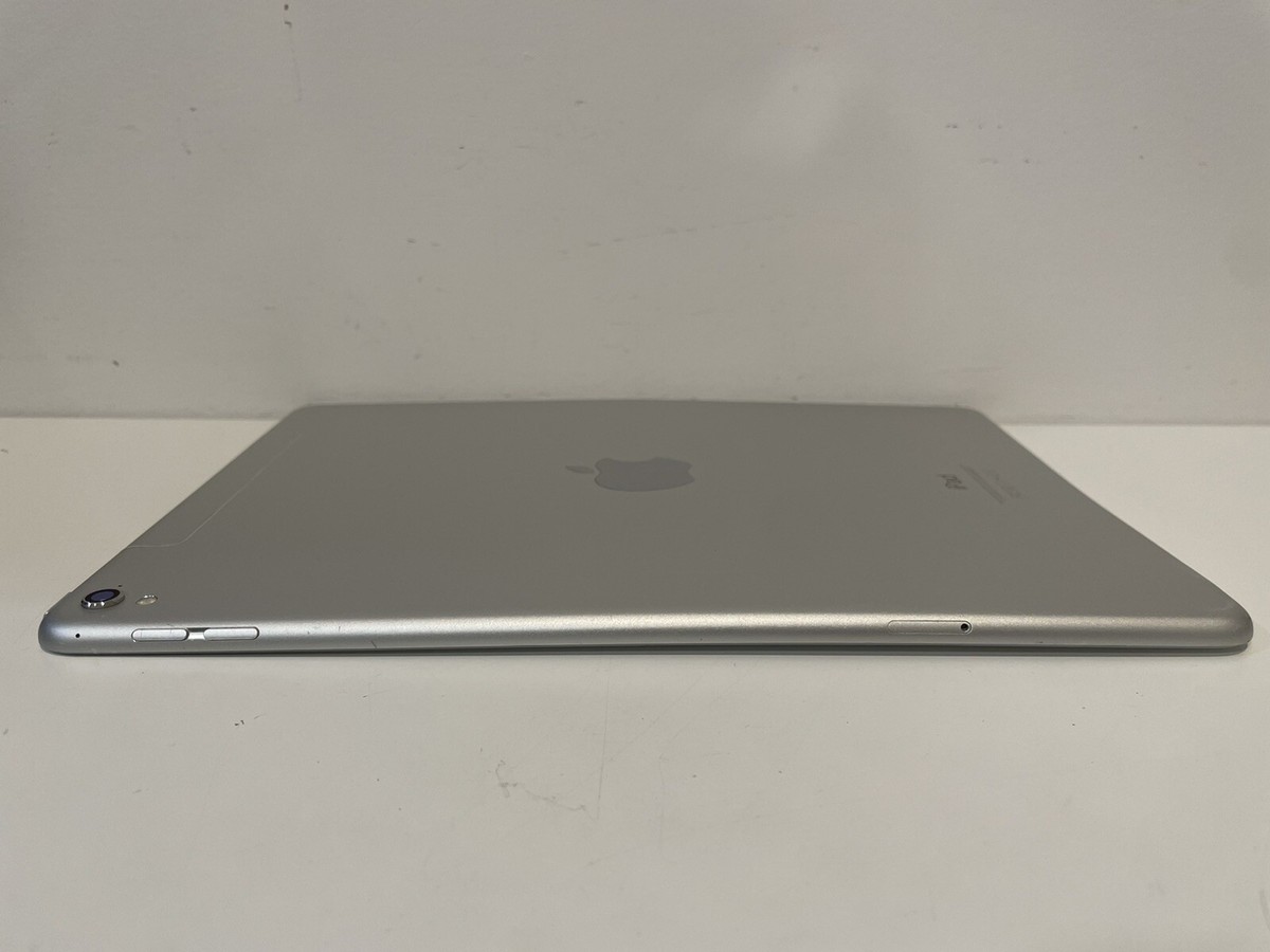 Apple iPad Pro (9.7-inch) A1674 32 GB, Wi-Fi + 4G, 9.7 in - Silver
