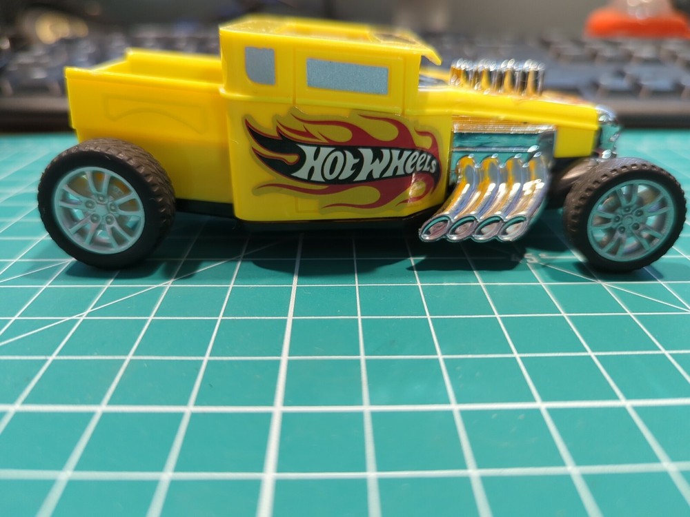 Hot Wheels Fast Racer Pullback BONE SHAKER YELLOW 2020 MODEL - Loose