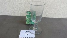 N° 5. Ancien verre à vin sur pied en verre gravé. Guirlande sapin de Noël ? 