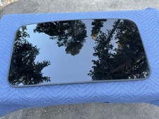99-06 Silverado Suburban Tahoe Yukon Oem Sunroof Glass 33 14x17 34 Sun Roof 99-06 Silverado Suburban Tahoe Yukon Oem Sunroof Glass 33 14x17 34 Sun Roof