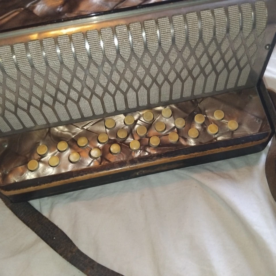 Acordeón botón Hohner vintage en C F - Imagen 2 de 4