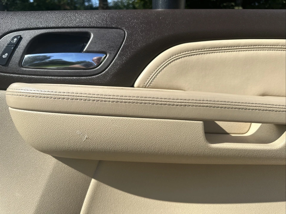 Painel Dr de passageiros 2007-09 GMC Chevy Denali Yukon Tahoe suburbano cashmere/cacacau - Imagem 2 de 4