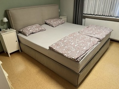 Home24 Boxspringbett KINX Beige 200x220 mit Matratze, gepolstertes Kopfteil