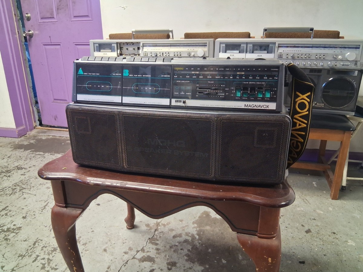 2 Magnavox D8300 Dual Cass Boombox AM/FM Radio 5 Band EQ Headphone